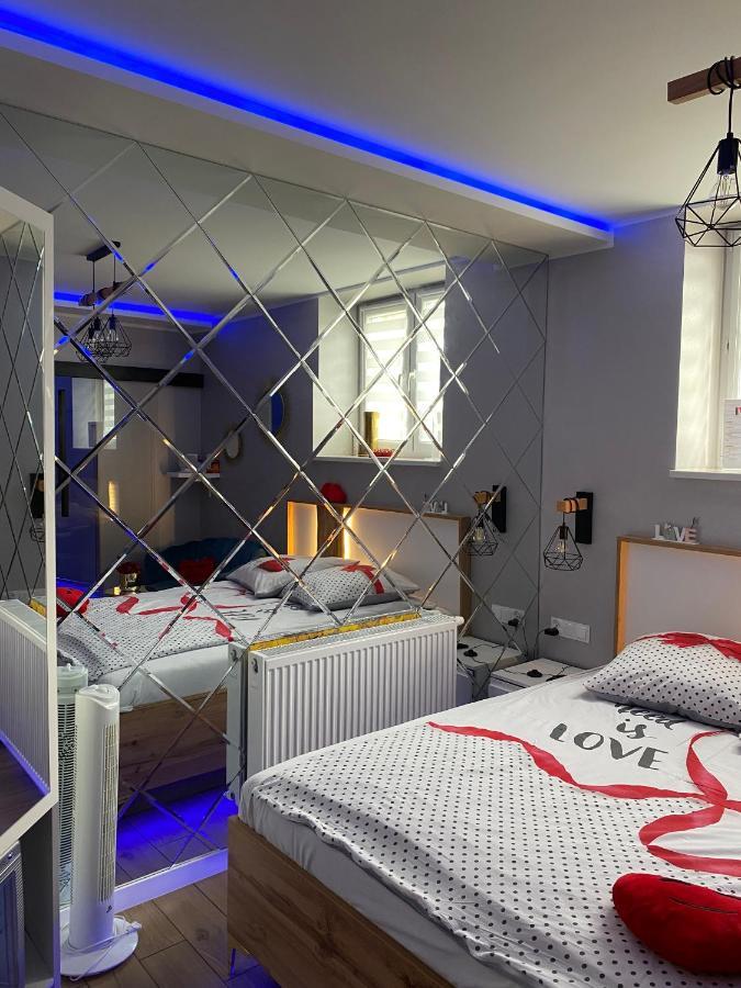 Apartament "Love" Centrum Z Duza Wanna Dla Dwojga Gniezno Exterior foto