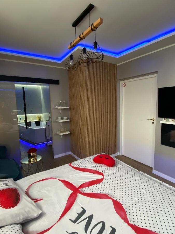 Apartament "Love" Centrum Z Duza Wanna Dla Dwojga Gniezno Exterior foto